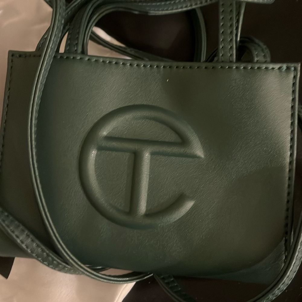 Small green telfar